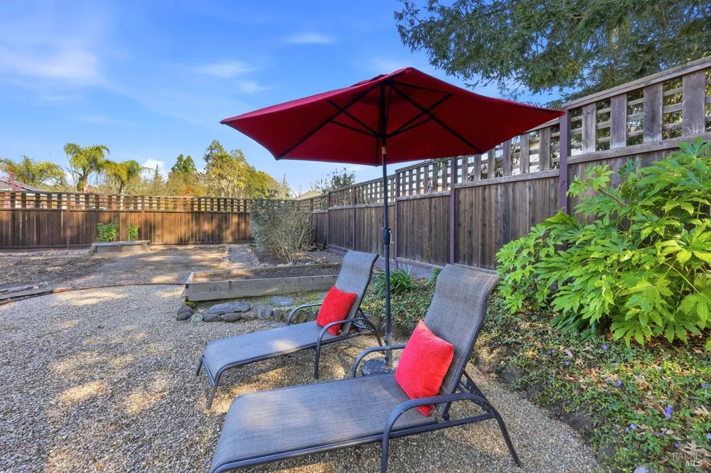 180 Barrio Way, Windsor, CA 95492