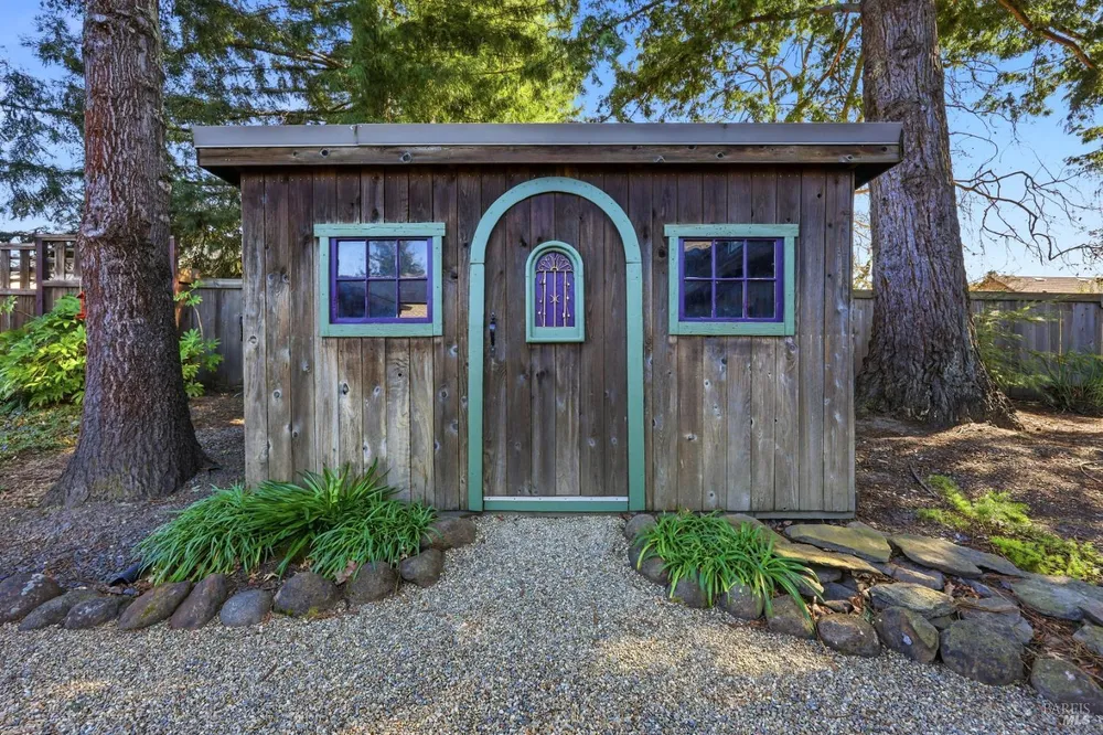 180 Barrio Way, Windsor, CA 95492