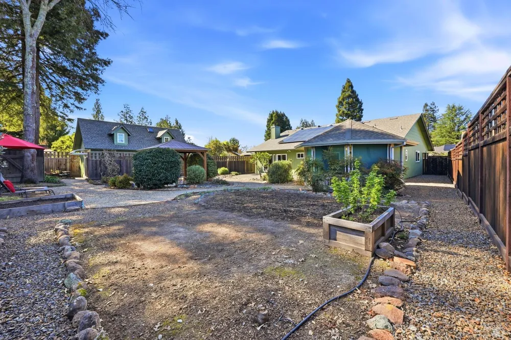 180 Barrio Way, Windsor, CA 95492
