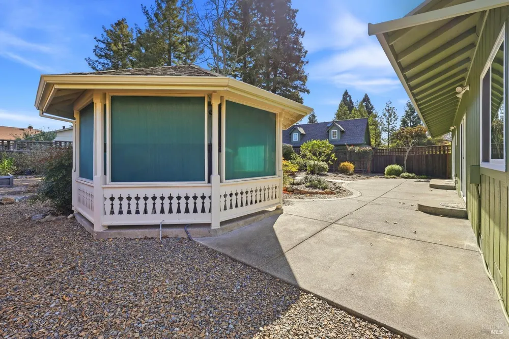 180 Barrio Way, Windsor, CA 95492