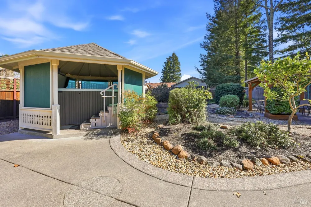 180 Barrio Way, Windsor, CA 95492