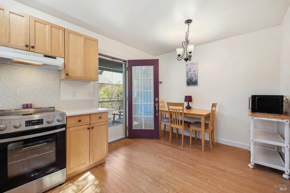 180 Barrio Way, Windsor, CA 95492