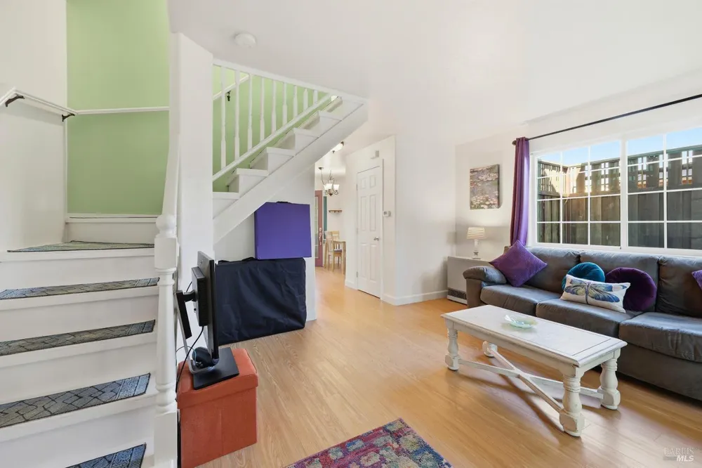 180 Barrio Way, Windsor, CA 95492