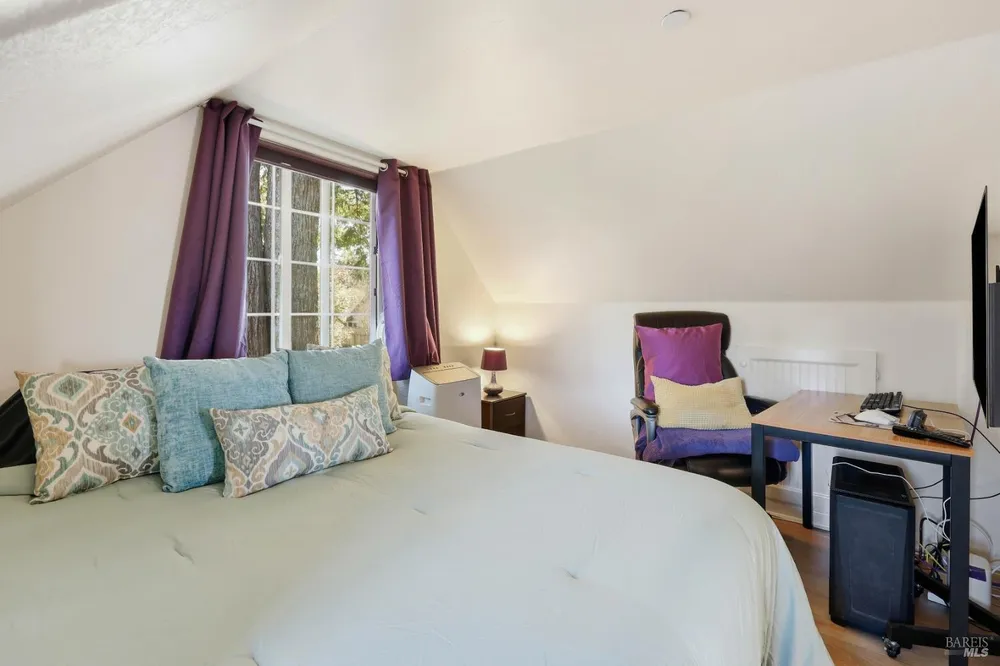 180 Barrio Way, Windsor, CA 95492