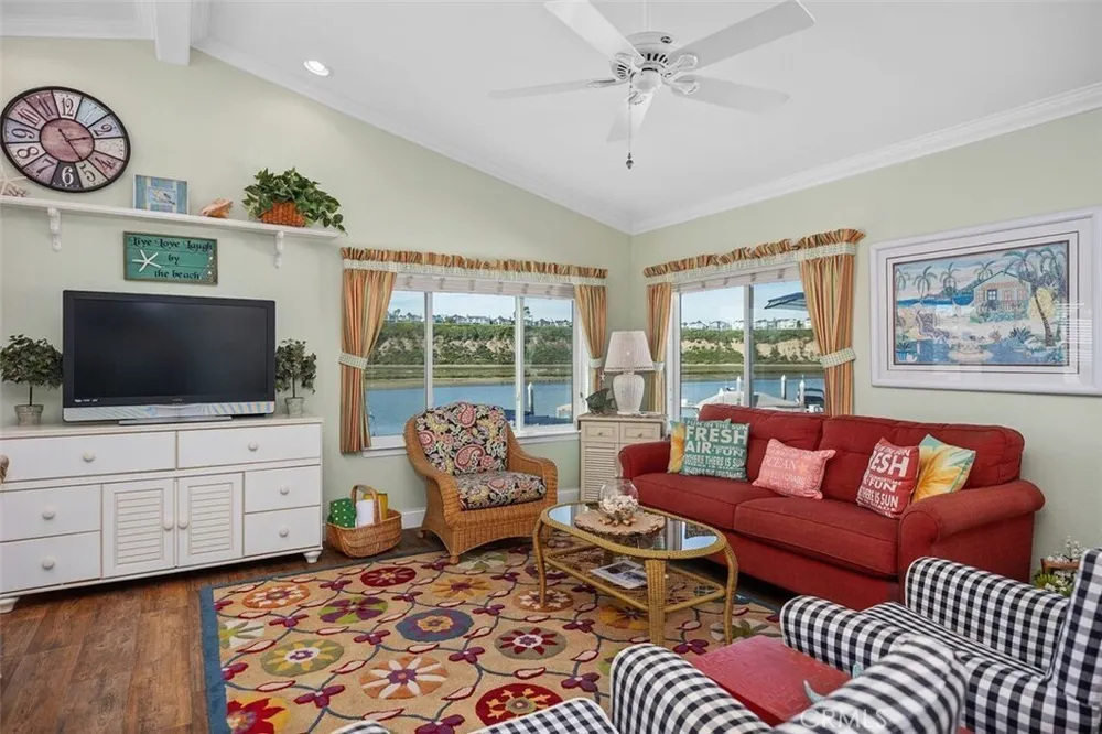 7 Saratoga, Newport Beach, CA 92660