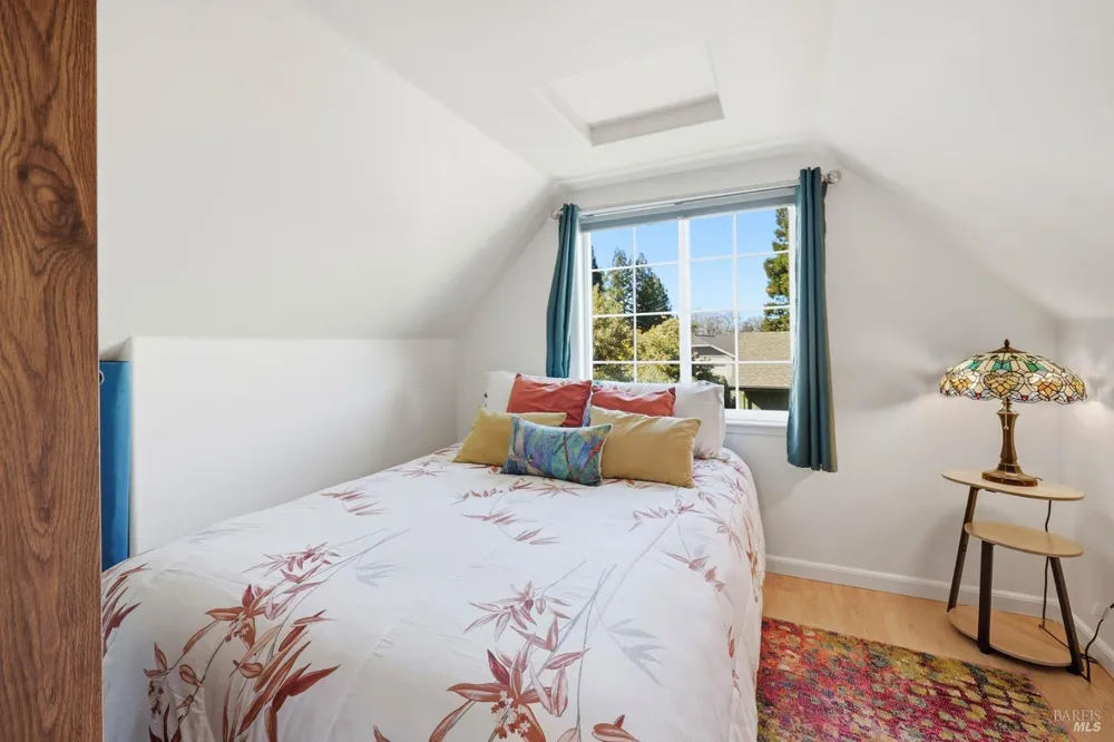 180 Barrio Way, Windsor, CA 95492