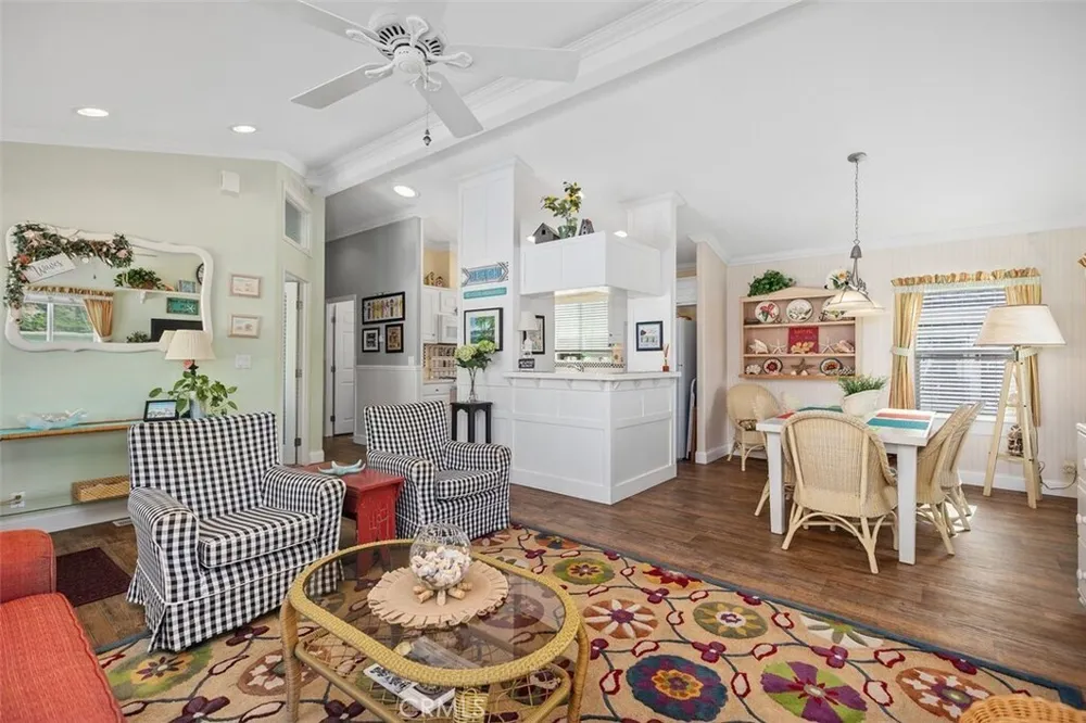 7 Saratoga, Newport Beach, CA 92660