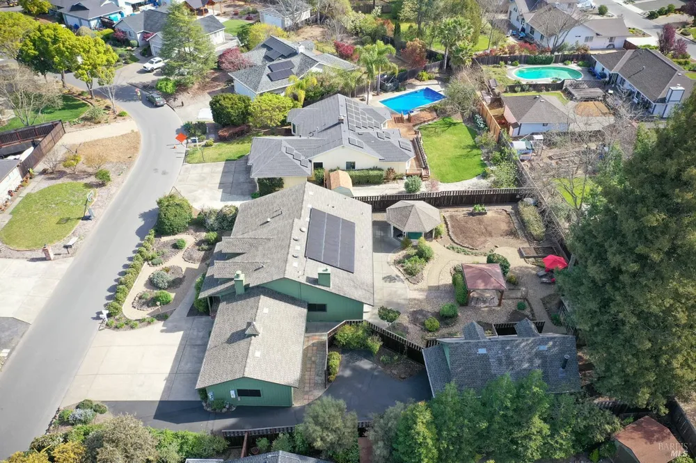 180 Barrio Way, Windsor, CA 95492