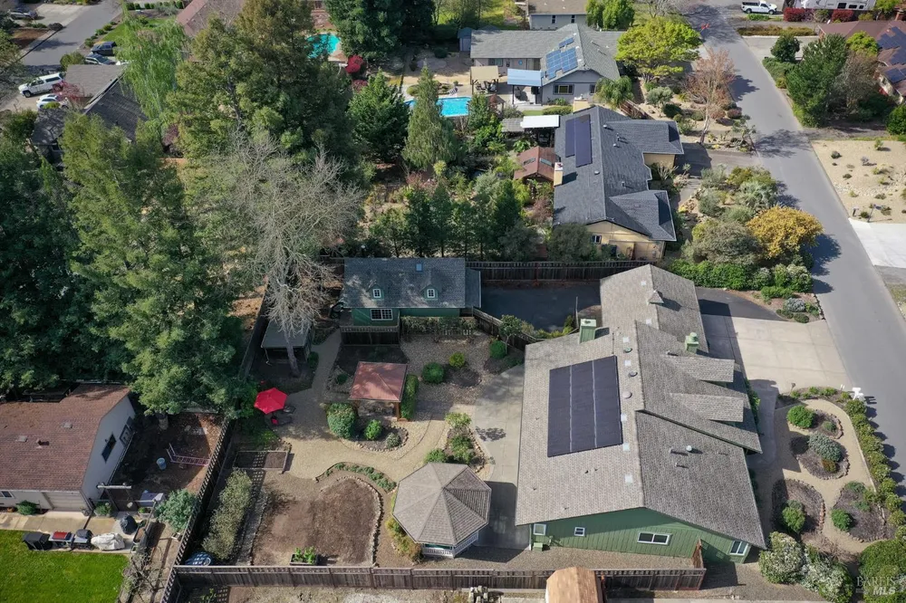 180 Barrio Way, Windsor, CA 95492