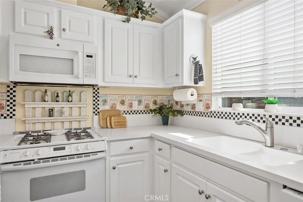 7 Saratoga, Newport Beach, CA 92660