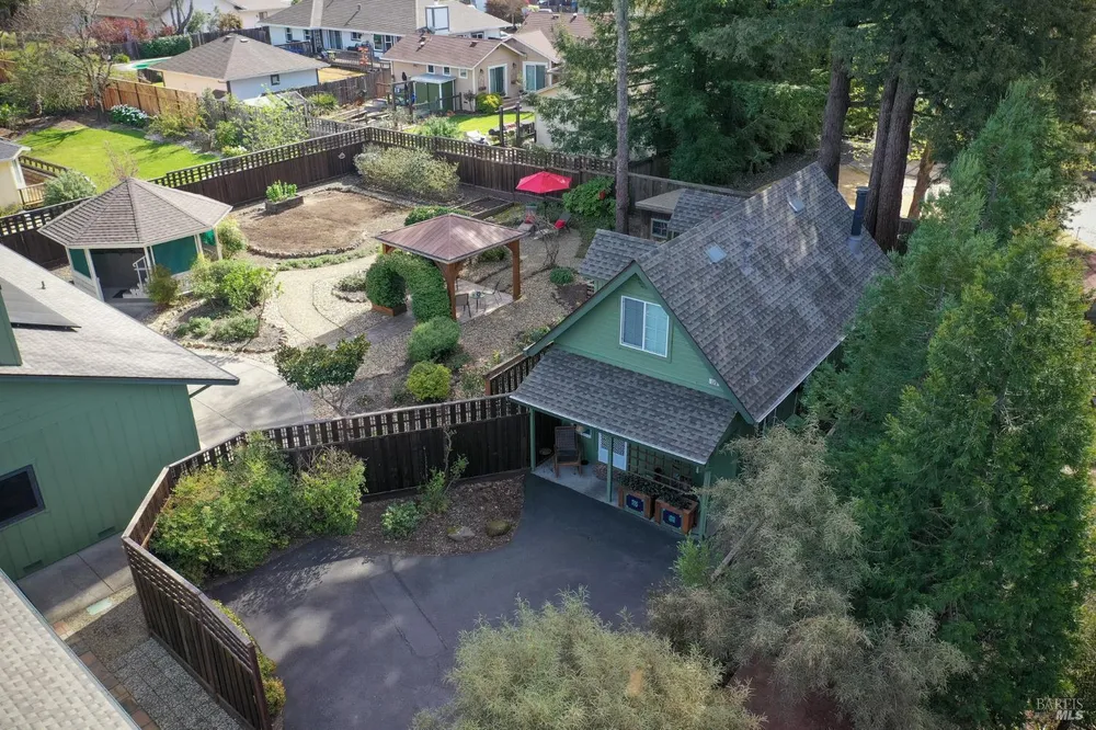 180 Barrio Way, Windsor, CA 95492