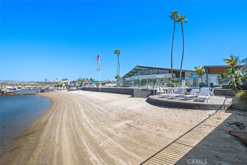 7 Saratoga, Newport Beach, CA 92660