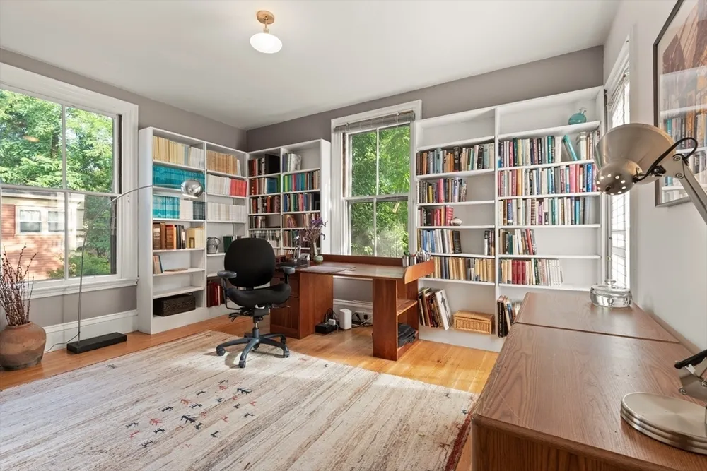 32 Hawthorn St, Cambridge, MA 02138