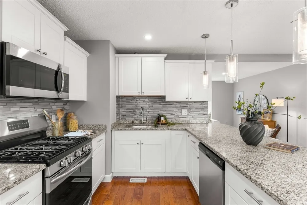 357 Boylston St, Lowell, MA 01852