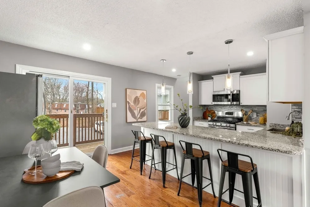 357 Boylston St, Lowell, MA 01852
