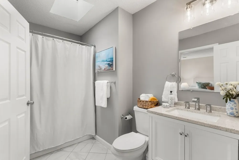 357 Boylston St, Lowell, MA 01852