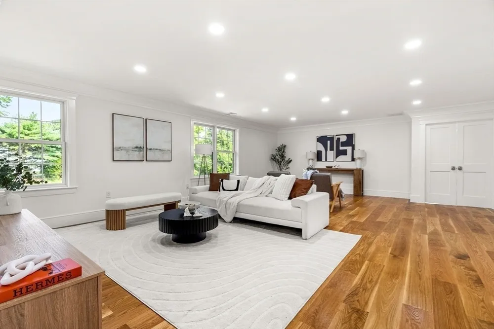 20 Wheeler Ln, Natick, MA 01760