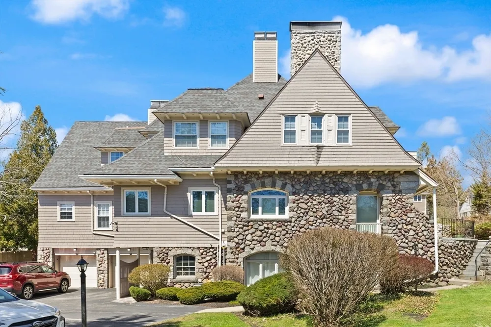 12 Jasper Ln, Randolph, MA 02368