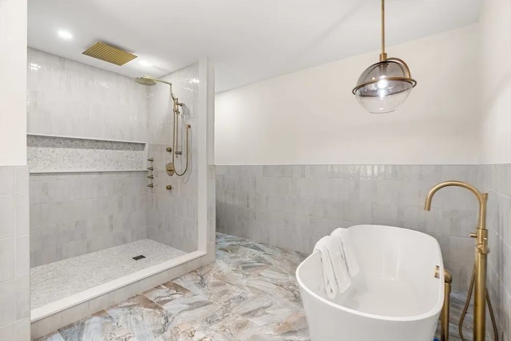 20 Wheeler Ln, Natick, MA 01760