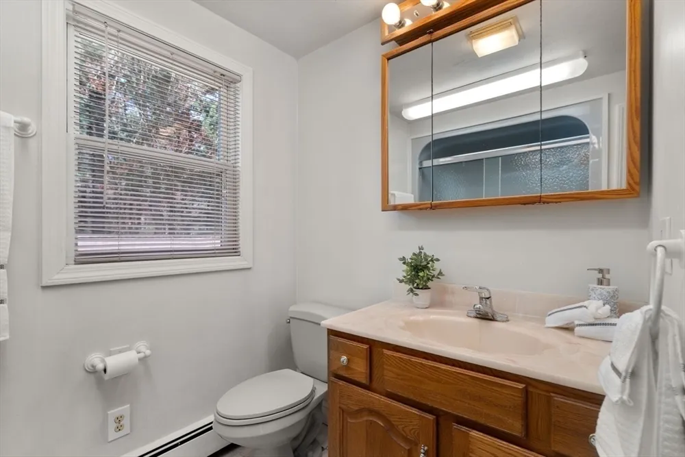 189 1/2 Seekonk St, Norfolk, MA 02056