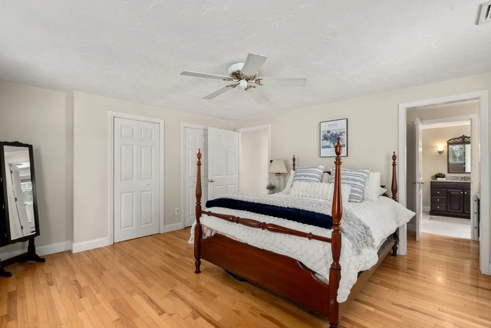 189 1/2 Seekonk St, Norfolk, MA 02056