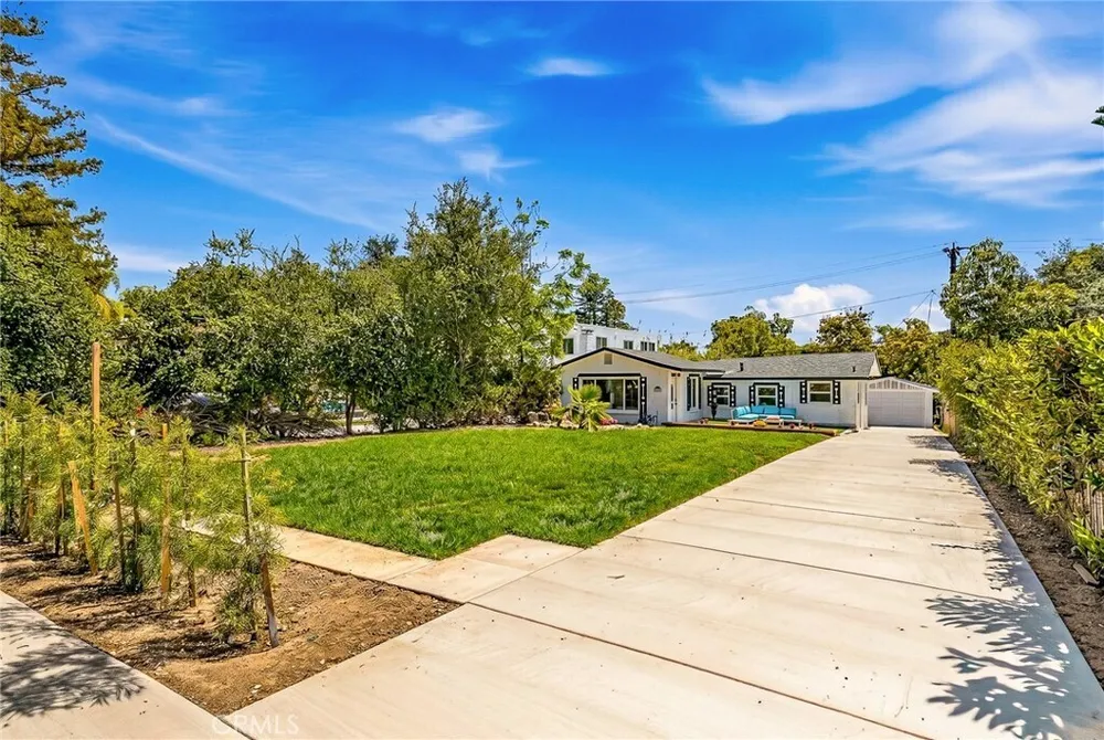1280 E Woodbury Rd, Pasadena, CA 91104