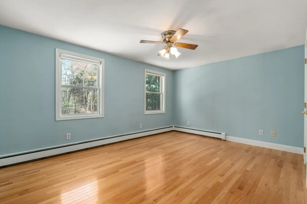189 1/2 Seekonk St, Norfolk, MA 02056