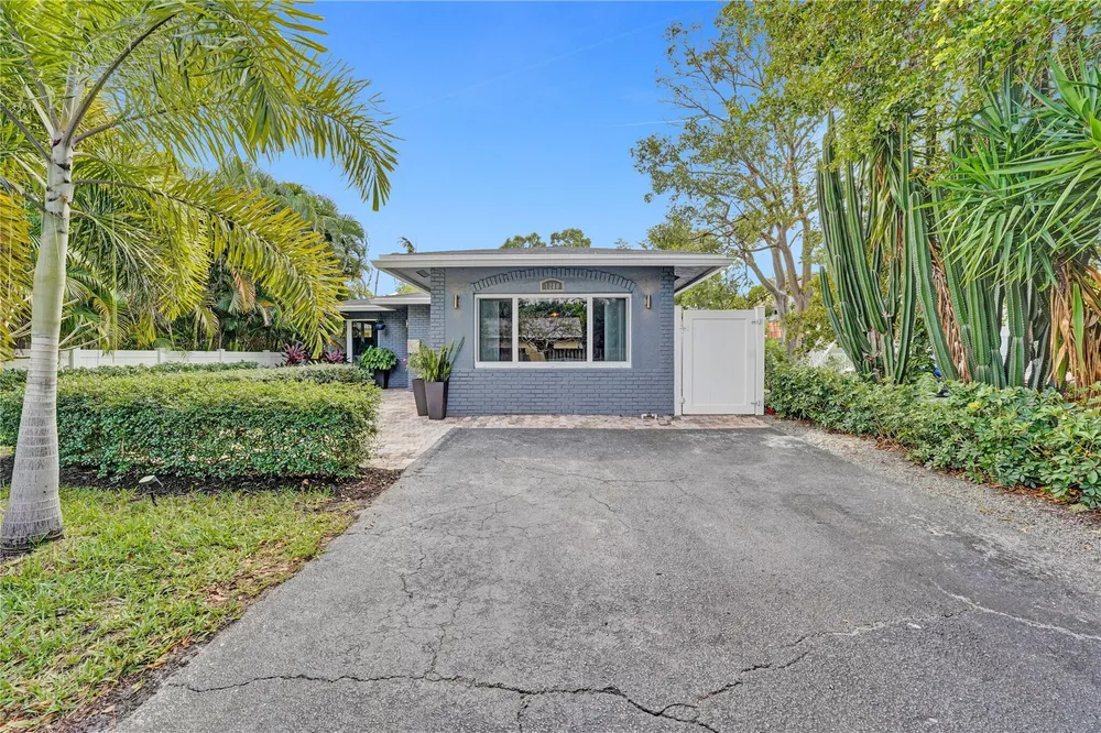 1280 NE 40th St, Oakland Park, FL 33334