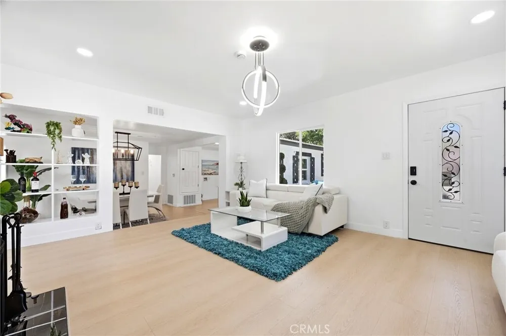 1280 E Woodbury Rd, Pasadena, CA 91104