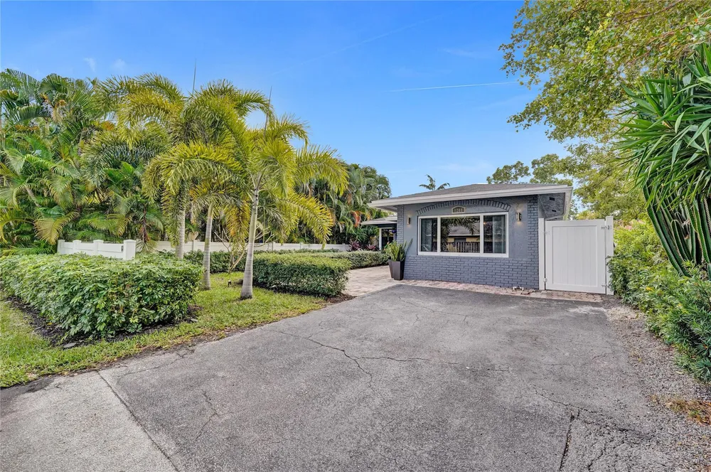 1280 NE 40th St, Oakland Park, FL 33334