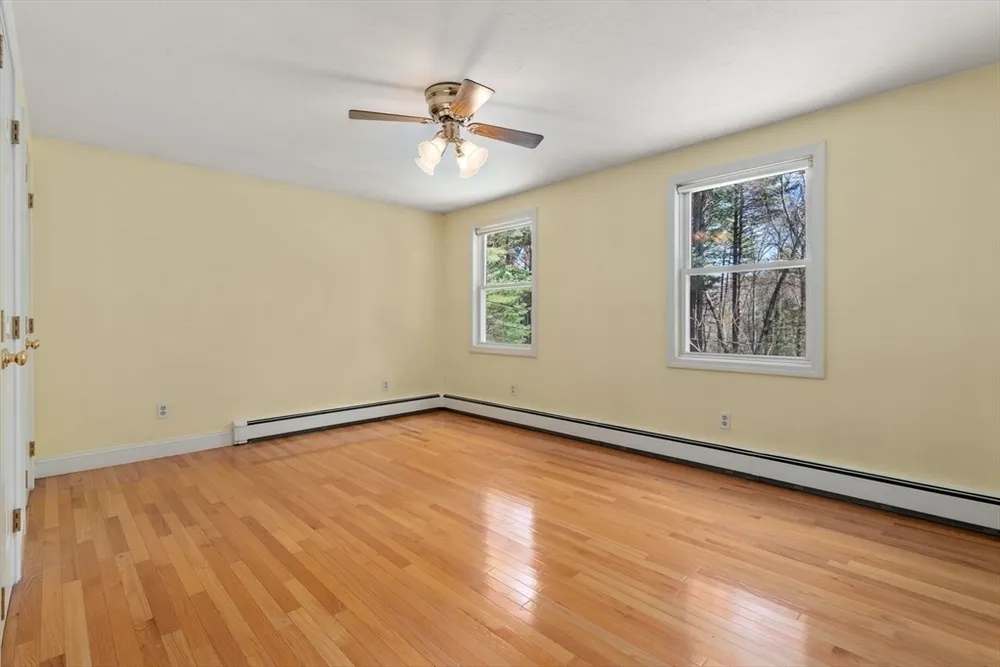 189 1/2 Seekonk St, Norfolk, MA 02056