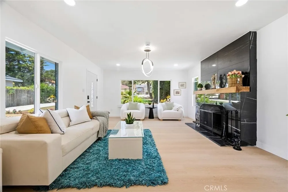 1280 E Woodbury Rd, Pasadena, CA 91104