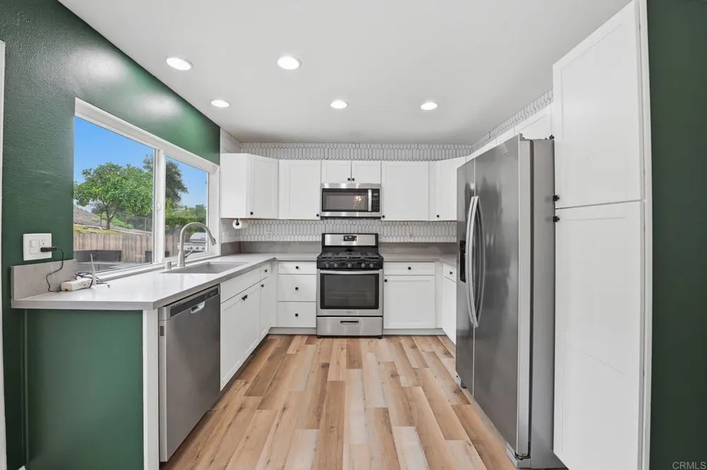 13104 Lakeview Granada Dr, Lakeside, CA 92040
