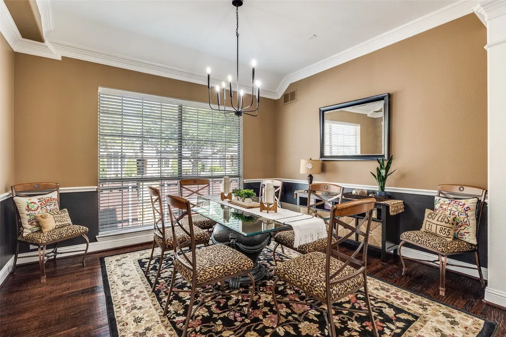 400 S Hampton Ct, Lewisville, TX 75056