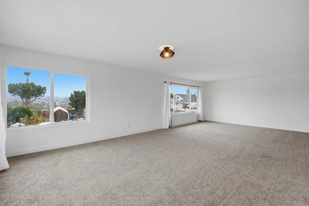 13104 Lakeview Granada Dr, Lakeside, CA 92040