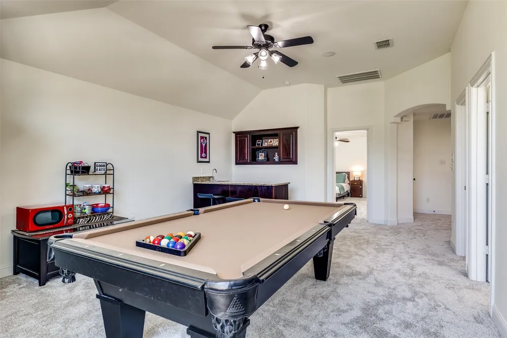 400 S Hampton Ct, Lewisville, TX 75056