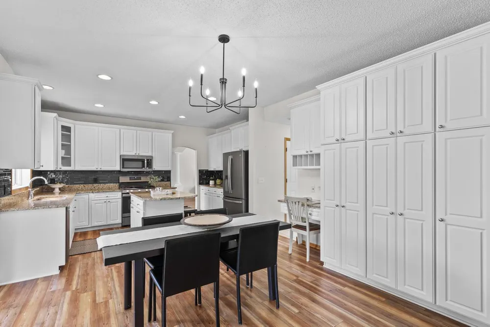 9724 Geisler Rd, Eden Prairie, MN 55347