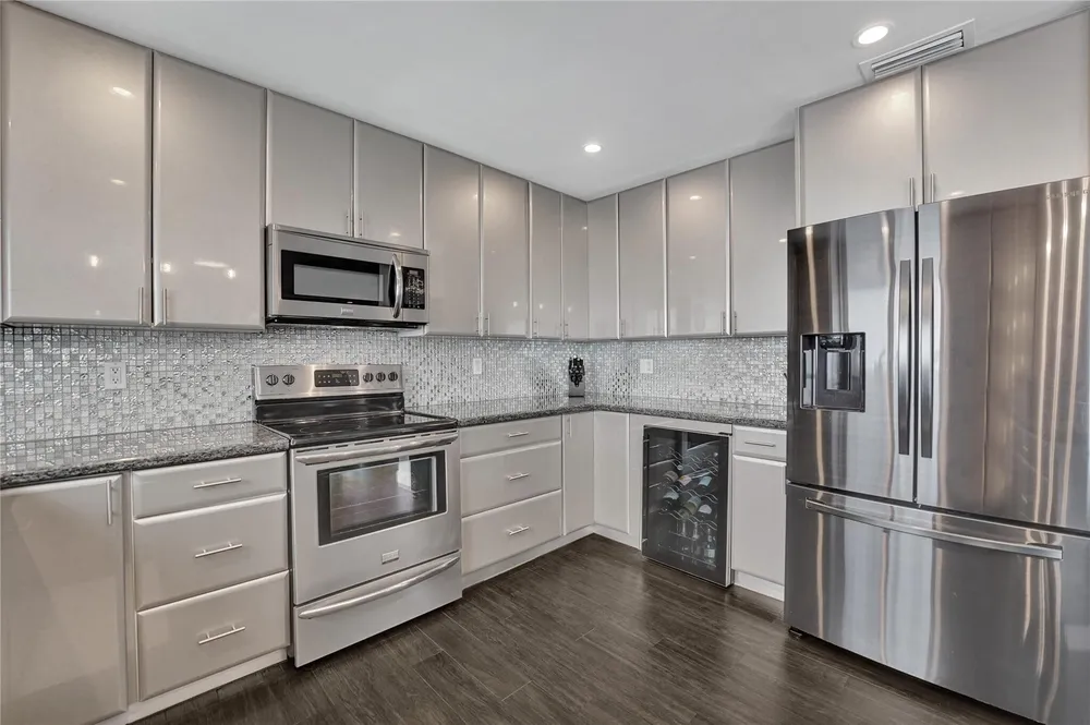 1280 NE 40th St, Oakland Park, FL 33334