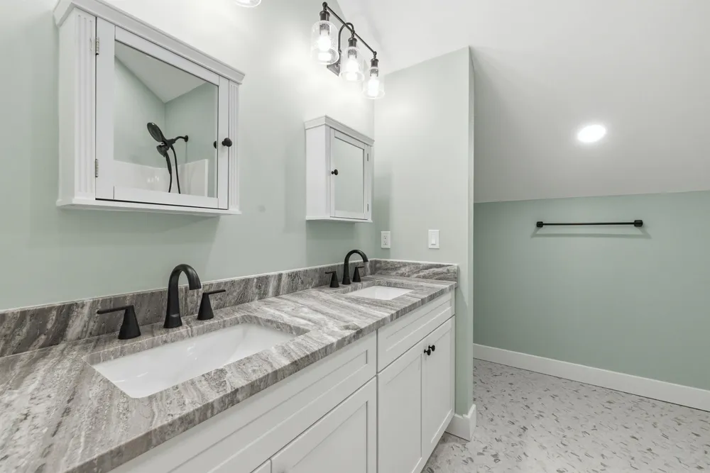 Lady Walsingham Way, Laconia, NH 03246