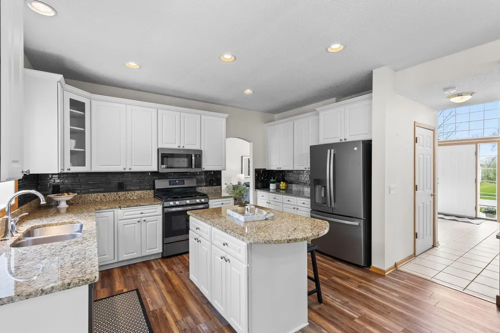 9724 Geisler Rd, Eden Prairie, MN 55347