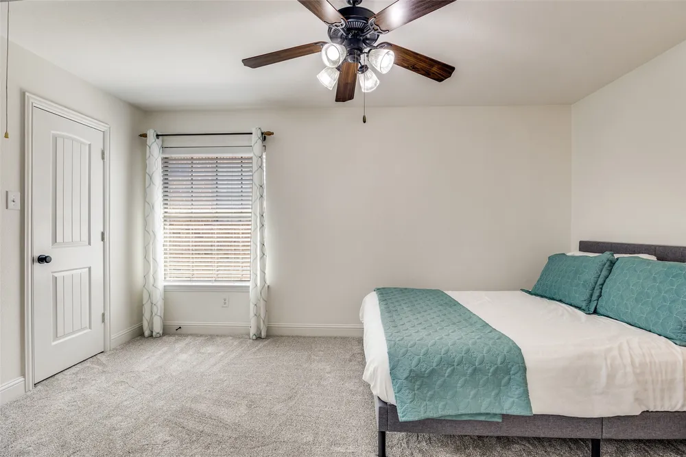 400 S Hampton Ct, Lewisville, TX 75056
