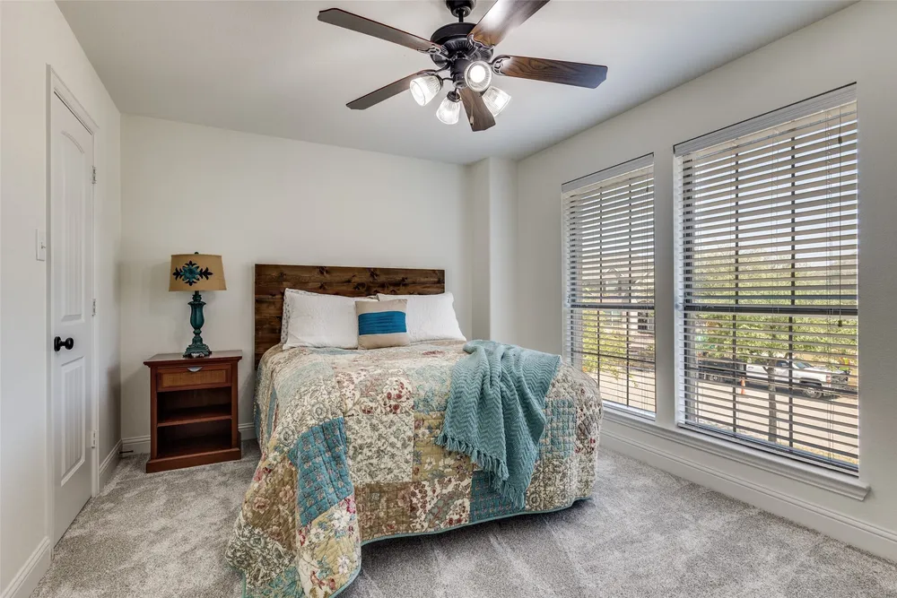 400 S Hampton Ct, Lewisville, TX 75056