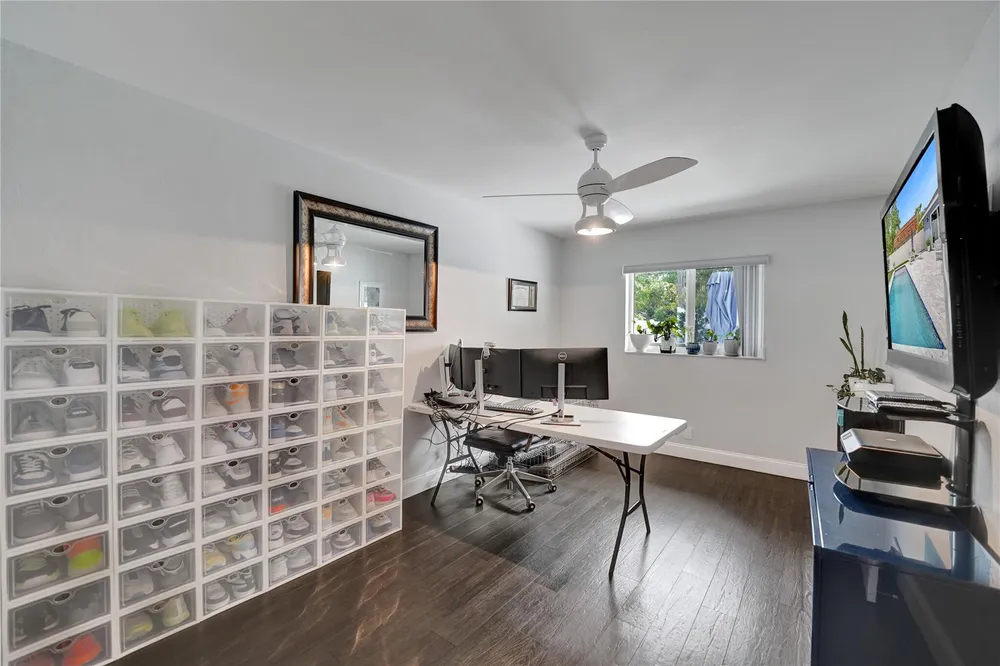 1280 NE 40th St, Oakland Park, FL 33334