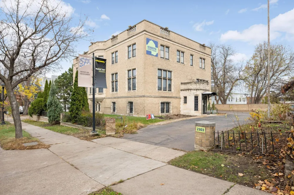 2213 Nicollet Ave, Minneapolis, MN 55404