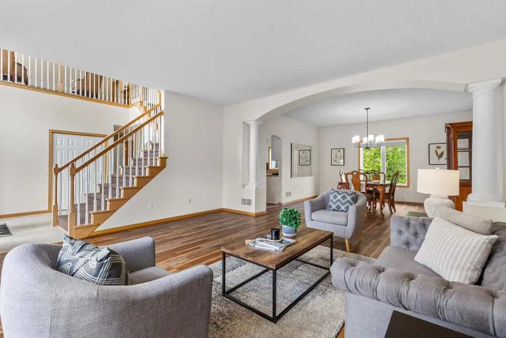 9724 Geisler Rd, Eden Prairie, MN 55347