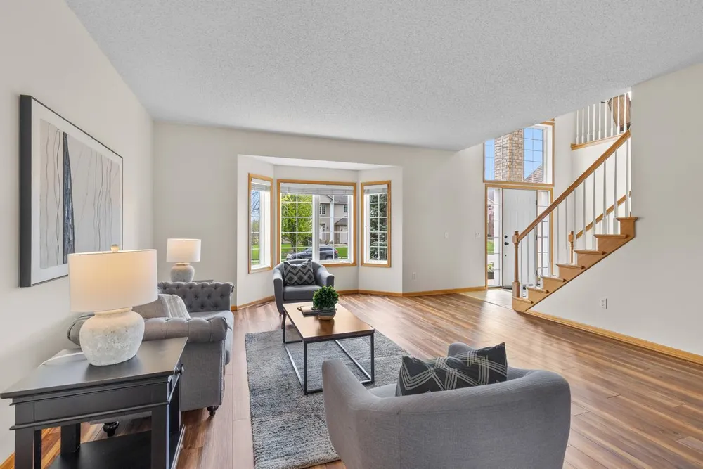 9724 Geisler Rd, Eden Prairie, MN 55347