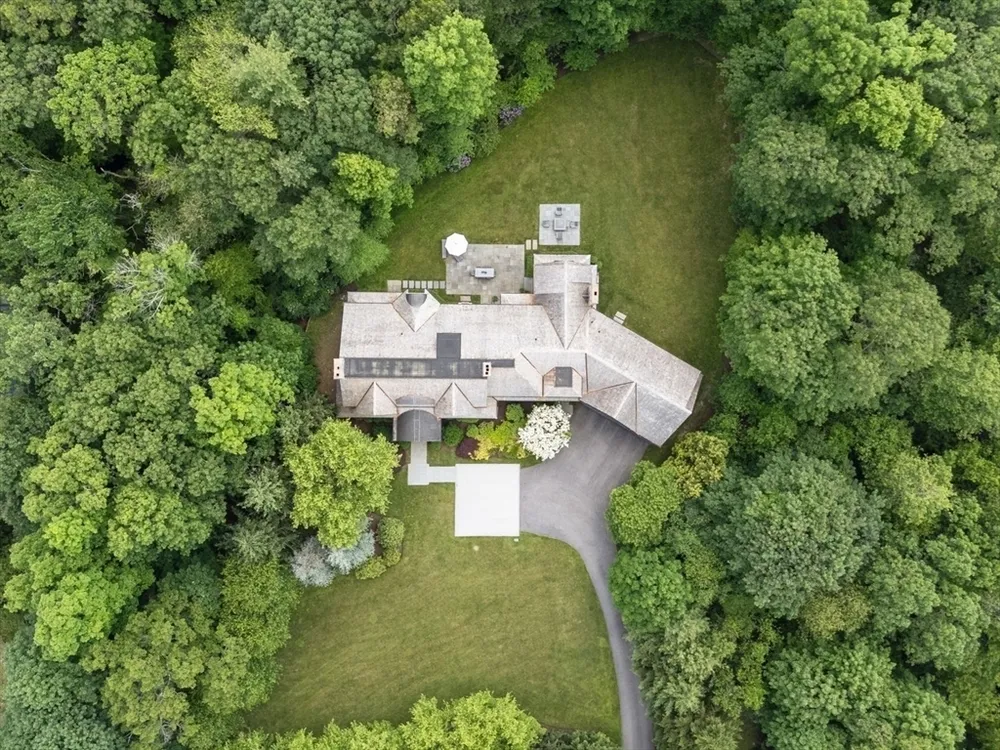 300 Glen Rd, Weston, MA 02493