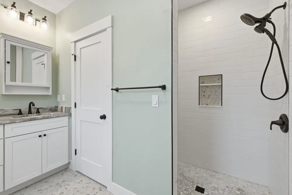 Lady Walsingham Way, Laconia, NH 03246