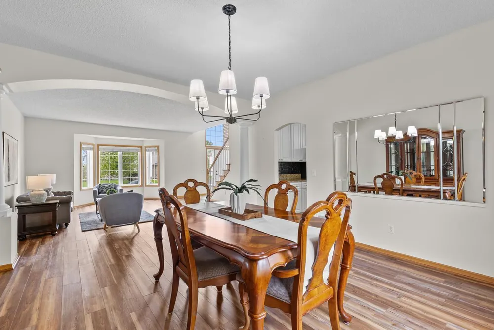 9724 Geisler Rd, Eden Prairie, MN 55347