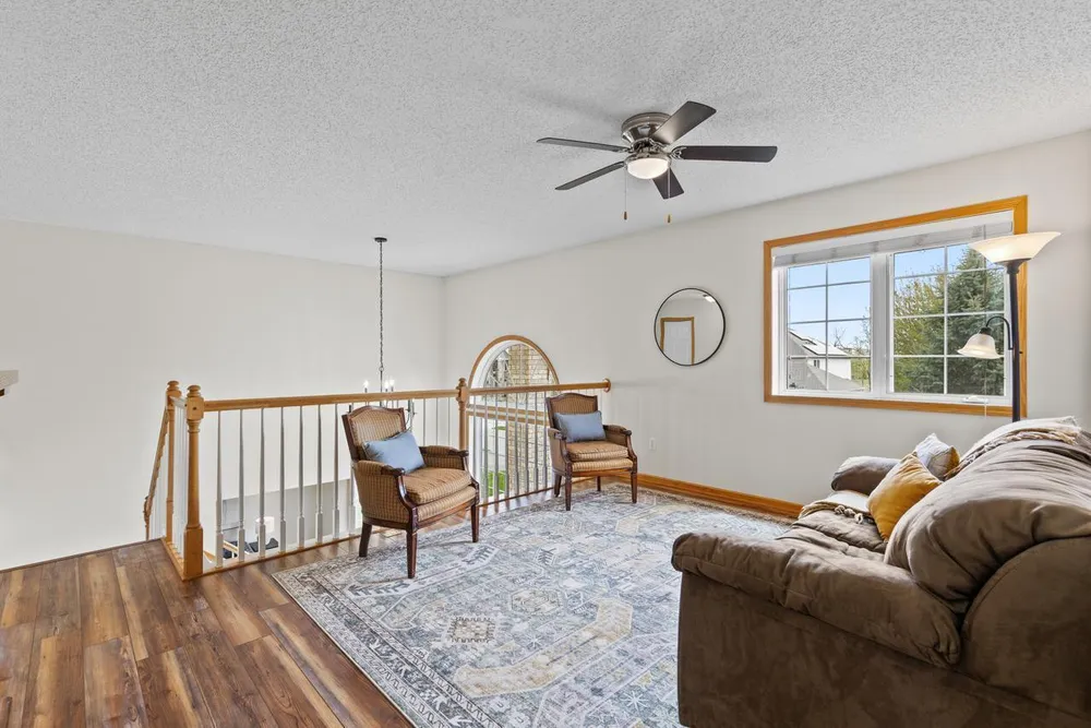 9724 Geisler Rd, Eden Prairie, MN 55347